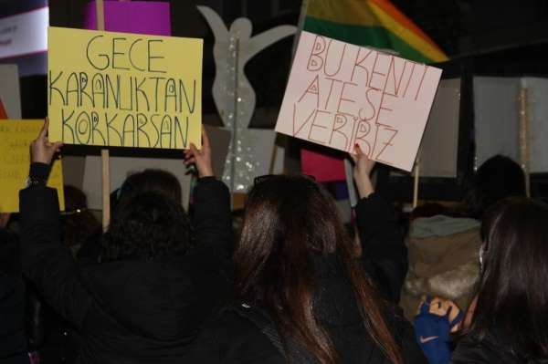 Samsun'da kadınlar kadın cinayetleri ve şiddete tepki için yürüdü