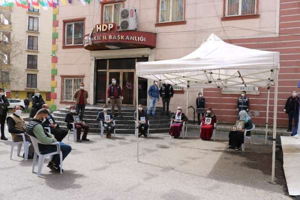 Evlat nöbetindeki aileler PKK'nın Kulp saldırısını kınadı