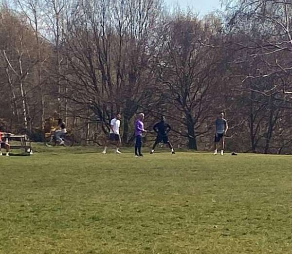 Mourinho ve futbolcular korona virüs dinlemedi, yan yana antrenman yaptı