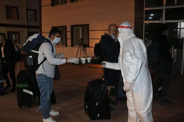 Birleşik Arap Emirlikleri'nden gelen vatandaşlar öğrenci yurduna yerleştirildi