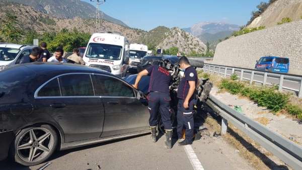 Amasya'da iki otomobil çarpıştı: 7 yaralı 