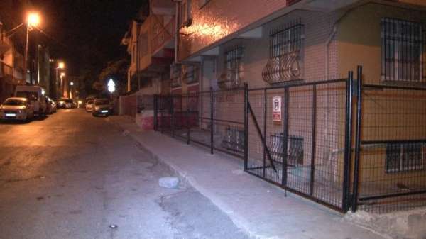 Küçükçekmece'de korku dolu anlar.. Kadını silahla rehin aldı sonra intihar etmey