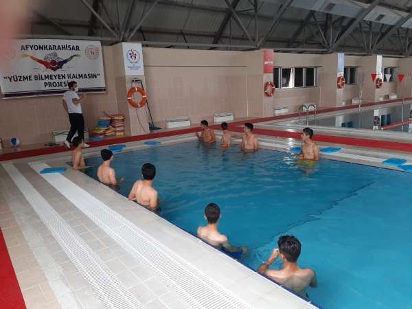Afyonkarahisar'da tüm branşlara ek yüzme eğitimi verilecek 