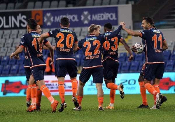 Chadli ilk maçında 2 asist yaptı 