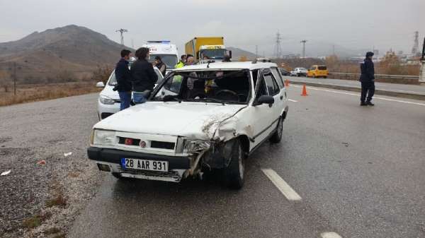 Tosya'da iki aracın karıştığı trafik kazasında 1 kişi yaralandı 
