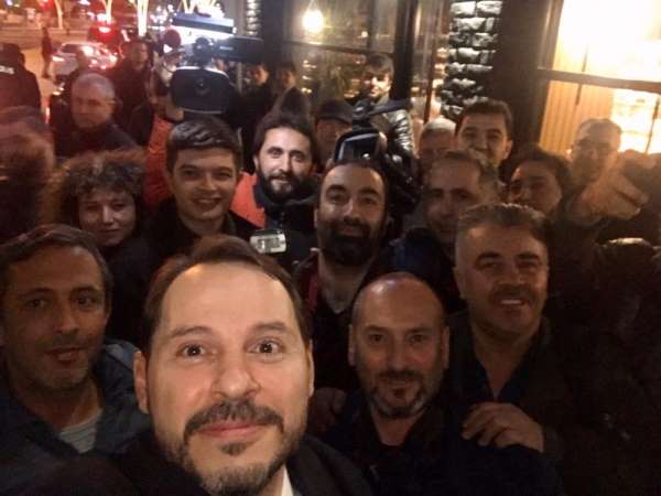 Bakan Albayrak: ”Gazetecileri seviyoruz, yerli milli gazeteciliğe devam”