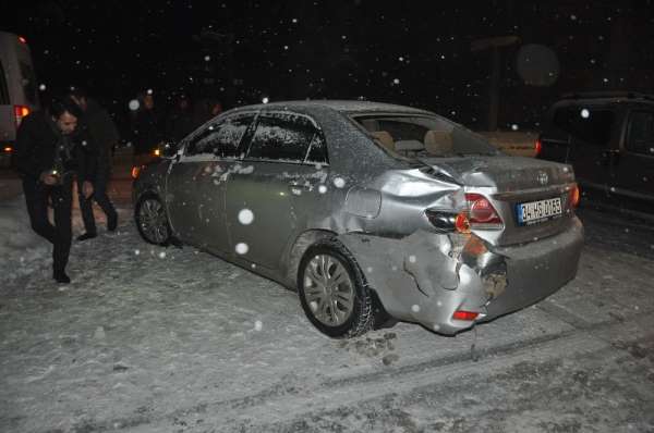 Yüksekova’da maddi hasarlı trafik kazası 