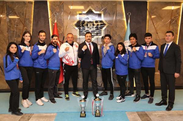 ALKÜ 6 madalya 2 kupa birden aldı