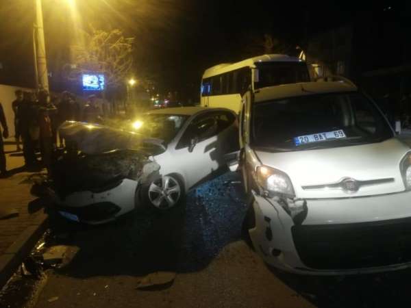 Denizli'de trafik kazası: 4 yaralı 