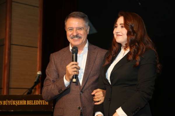 Deveci: 'Bu ülkeyi gençlerle ayağa kaldıralım'
