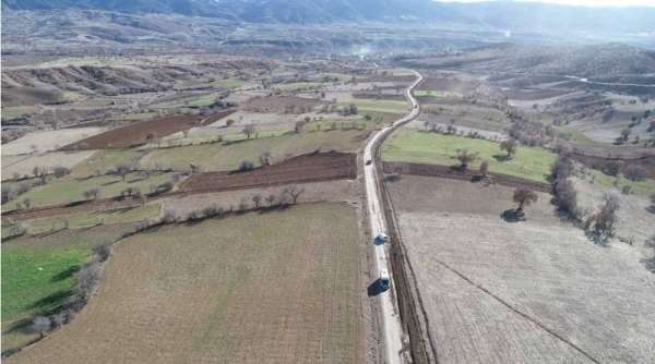 Hamamözü'ndeki köy yollarına bakım