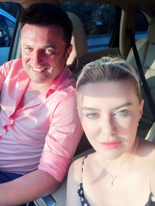 Ünlü teknik adam eşine olan aşkını şiirle anlattı