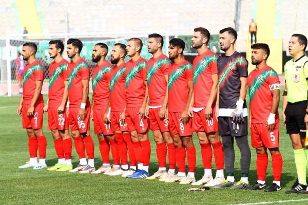 Karşıyaka'nın 1 futbolcusunda korona virüs çıktı