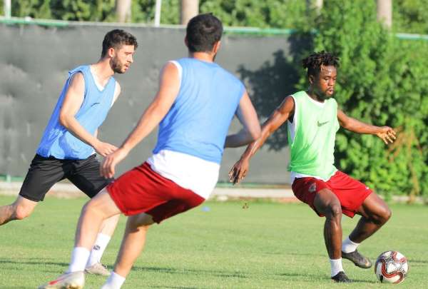 Lider Hatayspor, Adanaspor maçının hazırlıklarını sürdürüyor 