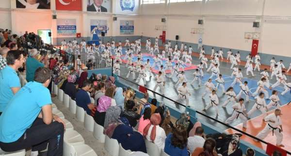 Mimarsinan Spor Kompleksi yenileniyor