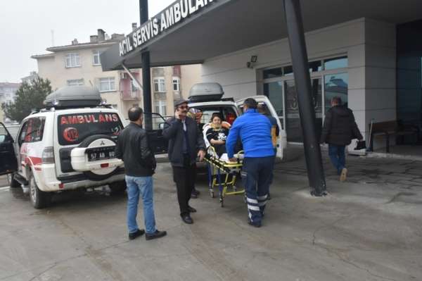 Boyabat'ta trafik kazası: 5 yaralı 