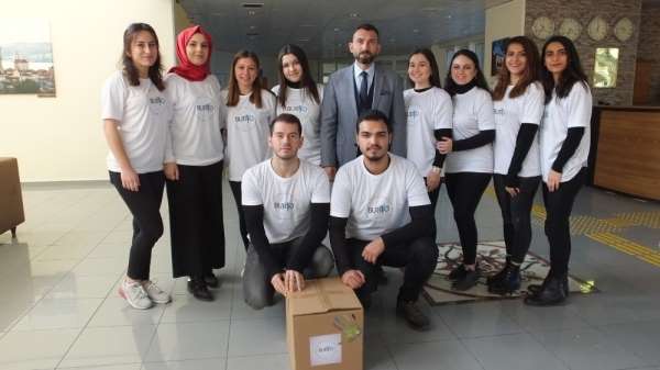 Burhaniye'de Üniversiteli gençlerden yardım eli