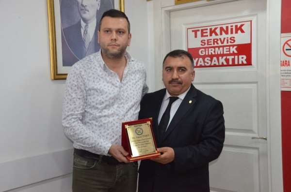 Ceren'in katilinin yakalanmasını sağlayan esnafa plaket