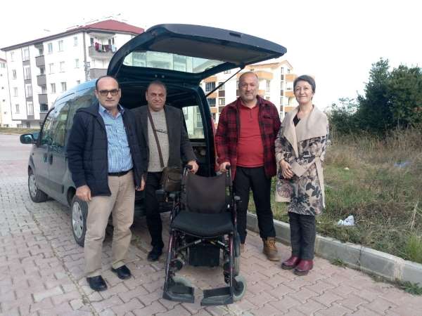 Engelli vatandaşa akülü sandalye hediye edildi 