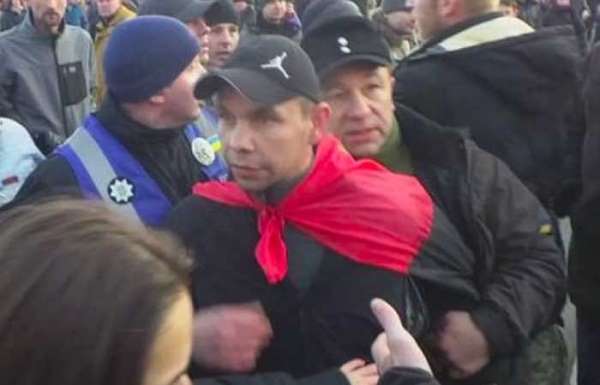 Eski Ukrayna Devlet Başkanı Poroşenko'ya yumurtalı saldırı 