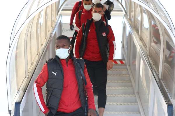 Sivasspor, Maccabi maçı için İsrail'e ulaştı 