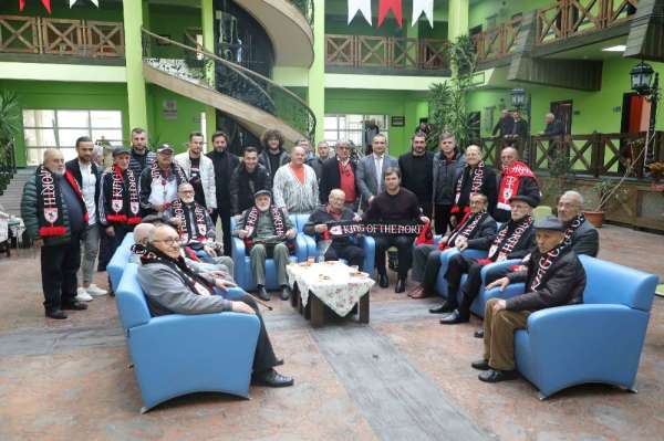Huzurevinde Samsunspor morali