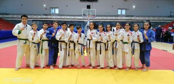 Salihli Belediyesporlu judoculardan 23 madalya 