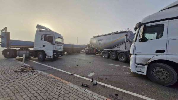 Karaman'da 13 aracın karıştığı zincirleme kazada 7 kişi yaralandı