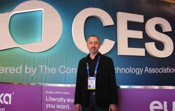 Türk Telekom CEO'su Ümit Önal: 'Dijital dönüşüme ve yeni nesil küresel teknoloji trendlerine yön veriyoruz'