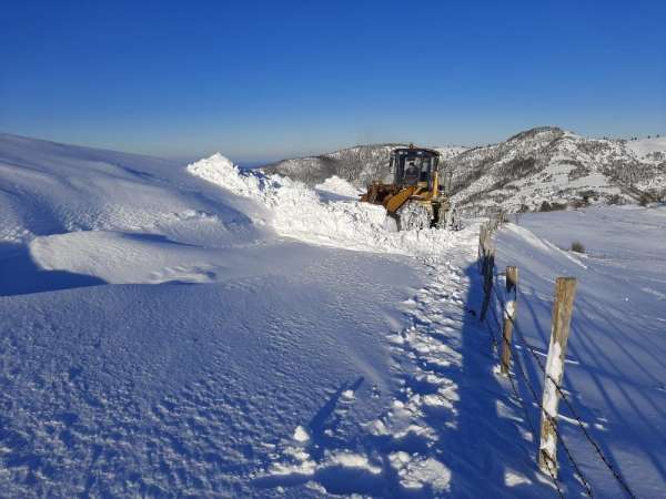 Alaçam'da karla mücadele 