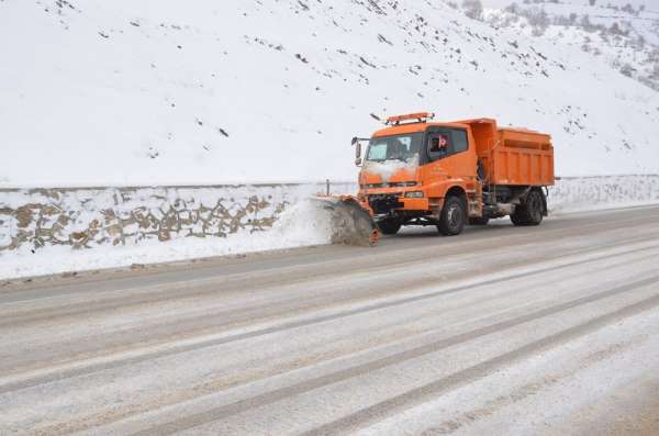 Sinop'ta il ve ilçelerinde 143 köy yolu kapandı 