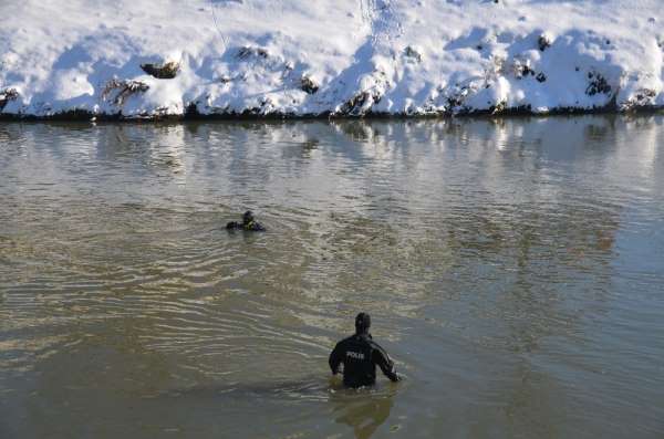 Terme Çayı'nda kaybolan babayı arama çalışmaları devam ediyor 