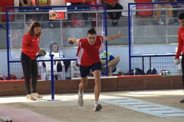 Toroslar Belediyesi'nin bocce milli takım oyuncusu Mehmet Can, İtalya'ya transfer oldu