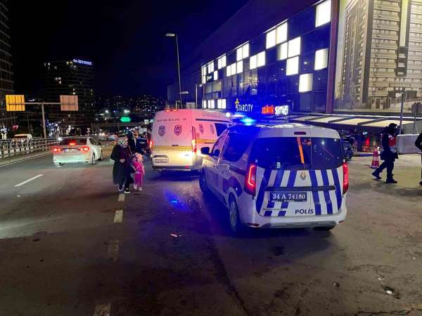 Bahçelievler'de AVM önünde silahlı saldırı: 1 yaralı