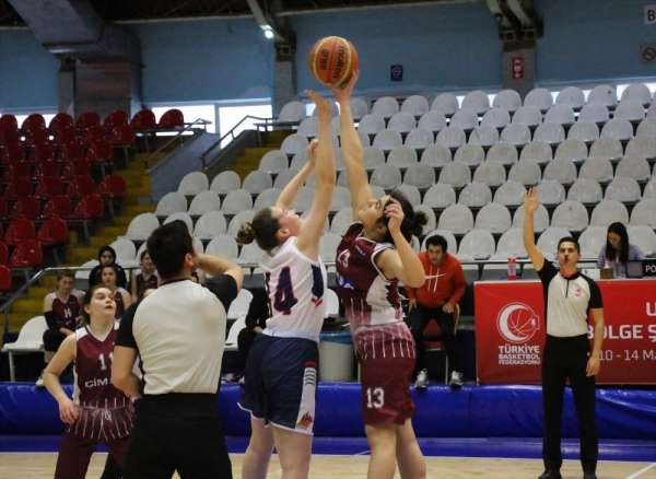 Basketbol U18 Kızlar 2. Bölge Şampiyonası Manisa'da başladı 