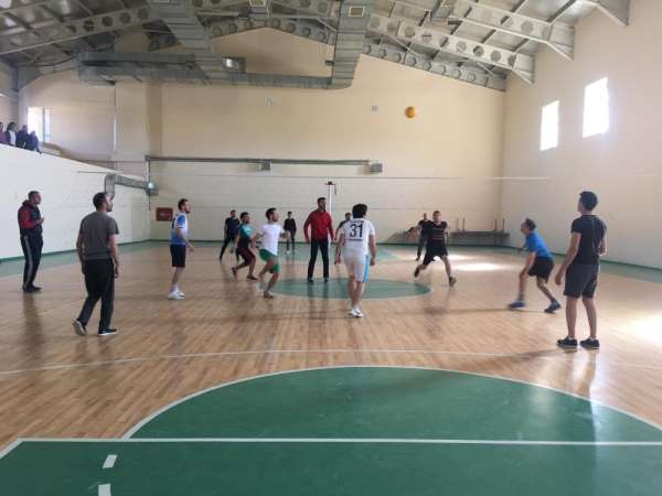 Musabeyli'de öğretmenler arası voleybol turnuvası 