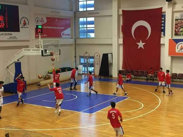 Potanın yıldızları 60-39 farkla galip geldi 