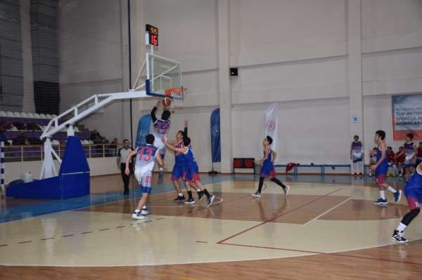 Türkiye Basketbol Federasyonu U18 Erkekler 2. Bölge Şampiyonası Afyon'da yapılıy