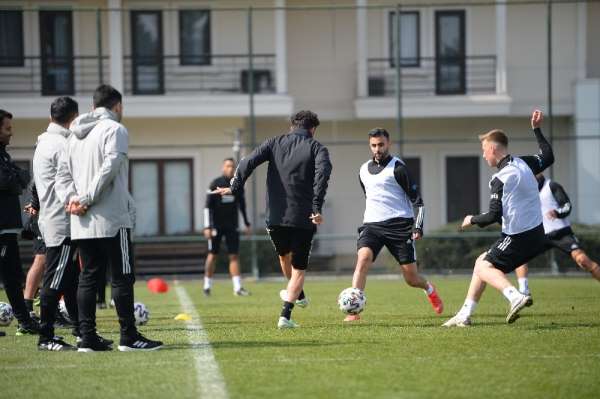 Beşiktaş, çift kalede taktik çalıştı 