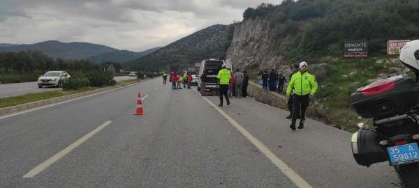 İzmir'de feci kaza: 2 ölü, 1 ağır yaralı