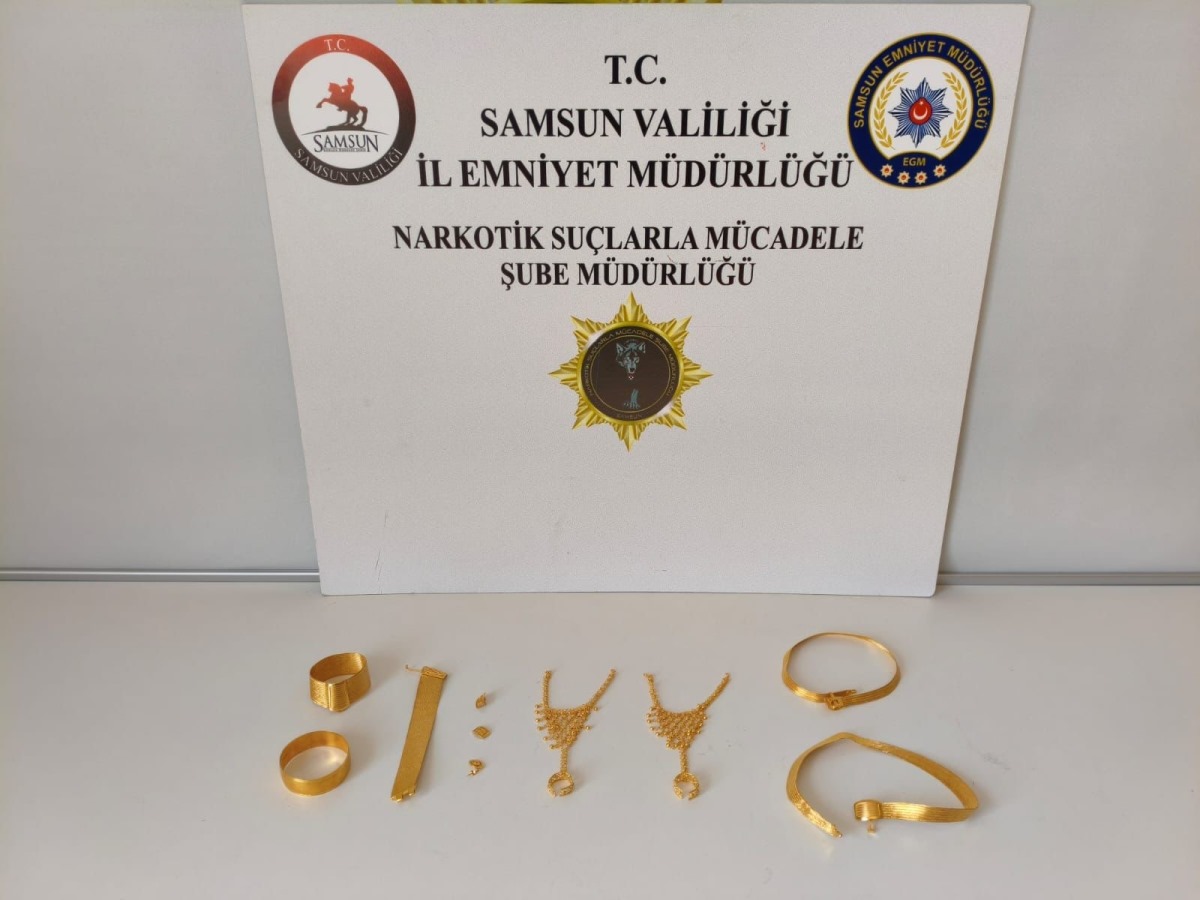Dolandırıcılıktan 29 yıl hapis cezası bulunan şahıs sahte altın setiyle yakalandı
