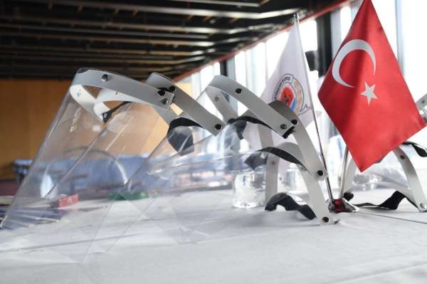Samsun Büyükşehir'den 'siperlik maske'