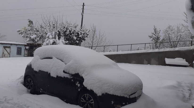 Baharın ortasında 40 santim kar yağdı! Samsun'da yollar ulaşıma kapandı