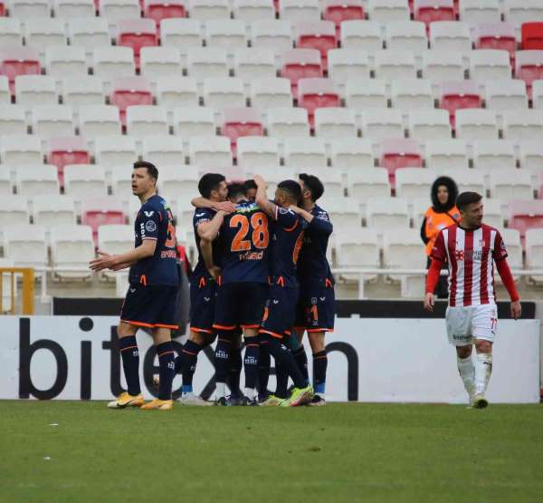 Spor Toto Süper Lig: Sivaspor: 0 - Medipol Başakşehir: 2 - Sivas haber