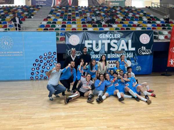 Trabzon Spor Lisesi Kadın Futsal Takımı şampiyon oldu - Trabzon haber