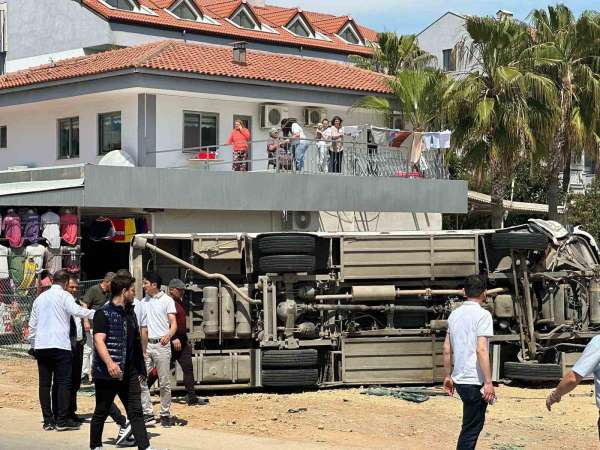 Antalya'da feci kaza: 29 yaralı