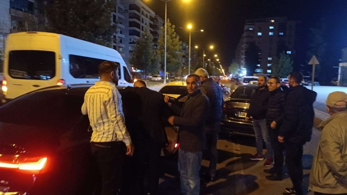Mardin'de trafik kazası: AK Parti Midyat İlçe Başkanı Yarış ile 6 kişi yaralandı