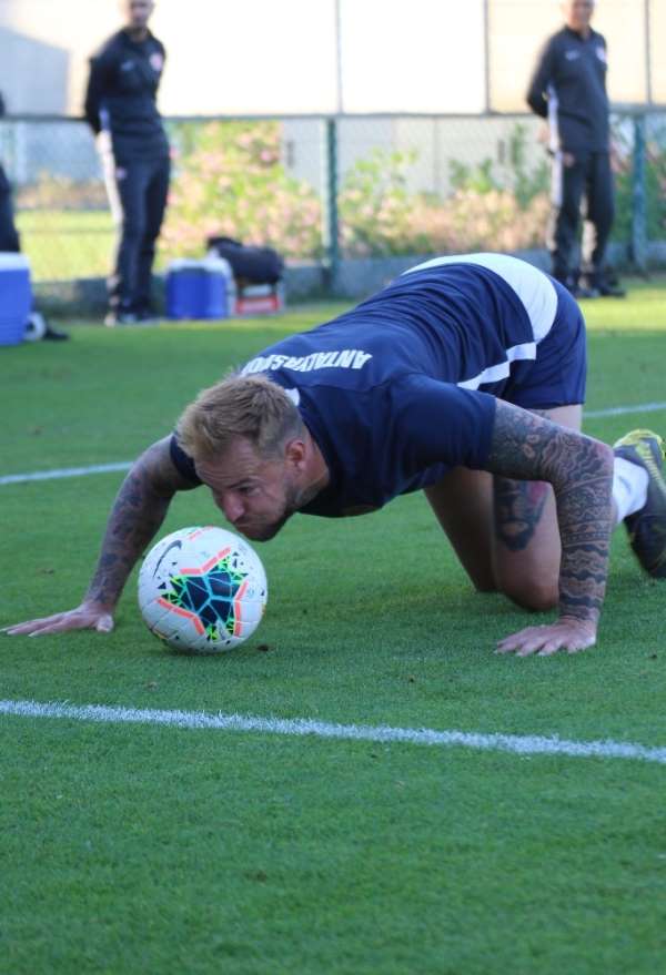 FTA Antalyaspor'da neşeli idman