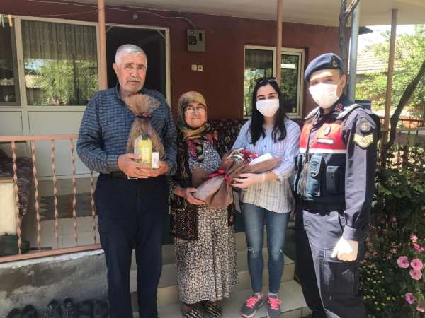 Kaymakam Kaya şehit annelerinin günlerini kutladı