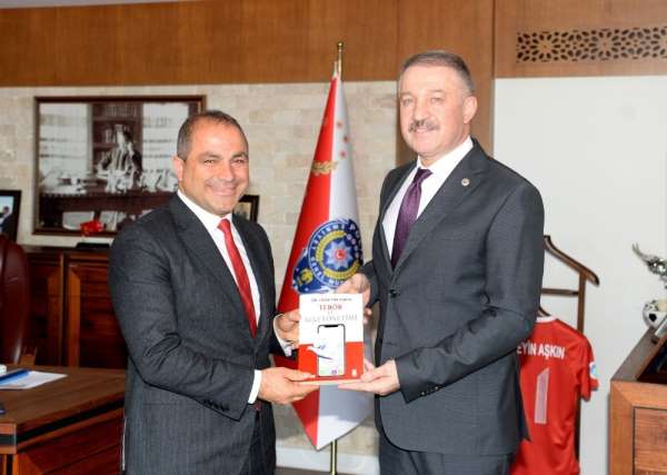 'Terör ve Algı Yönetimi' isimli kitap raflardaki yerini aldı